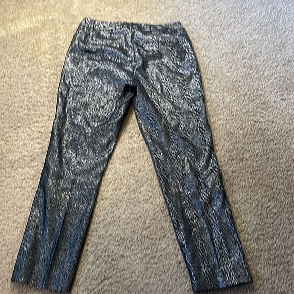 WhiteHouseBlackMarket The Slim Ankle Women’s pants Size 6. Zebra Print. - Picture 5 of 7